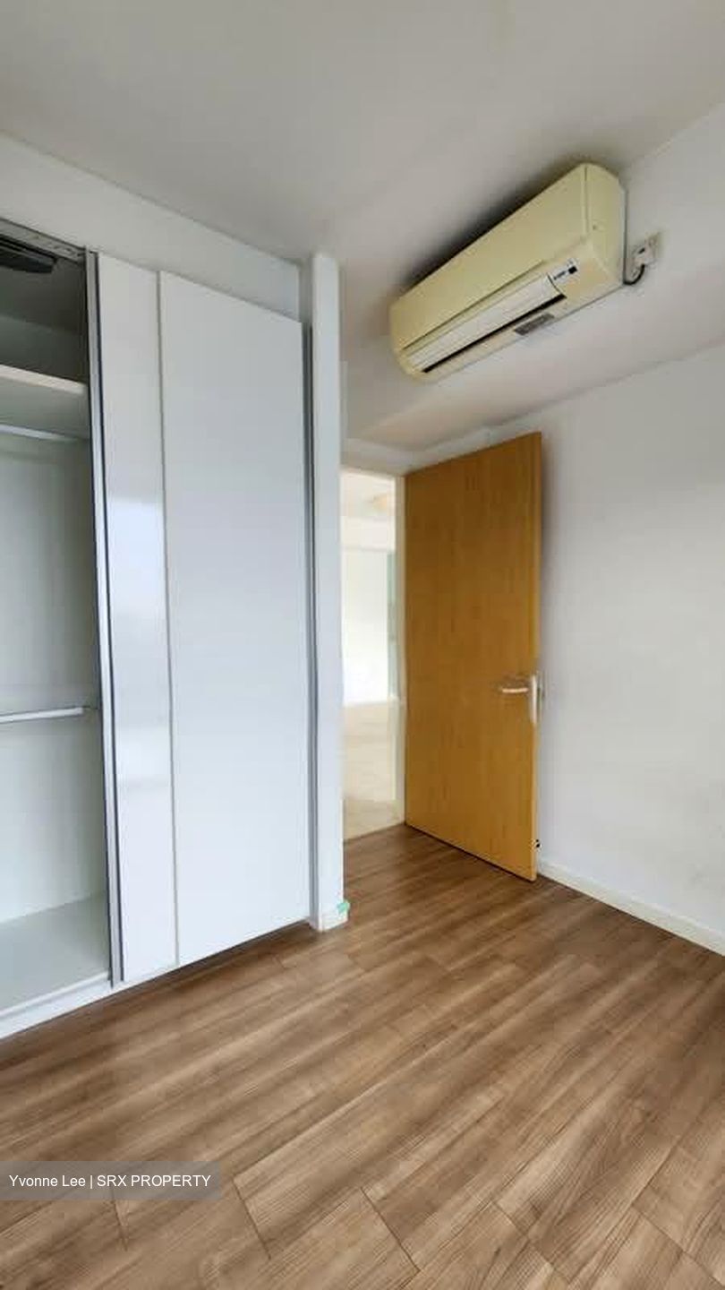 The Lakefront Residences (D22), Condominium #557294311
